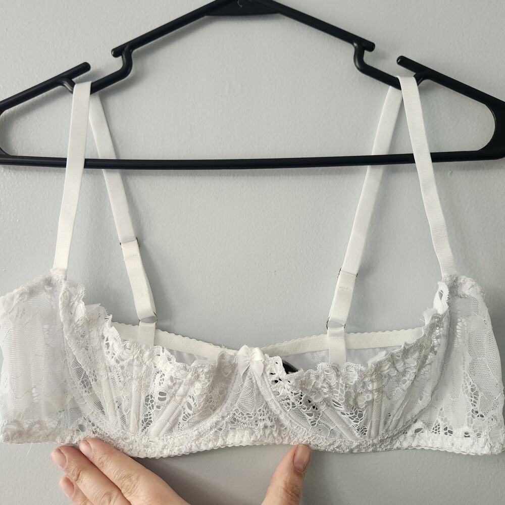 3/$20 Escante White Bra Size 36